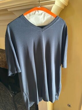 Tommy Bahama Men's V-Neck Short Sleeve Tee in Slate Blue